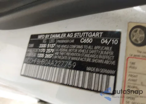 2010 Mercedes-Benz E 350 4Matic z USA, uszkodzony, nr VIN WDDHF8HB0AA227759